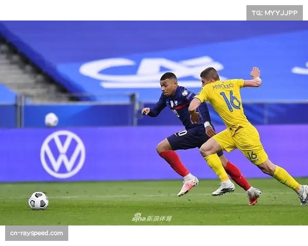 法国1-1乌克兰,格列兹曼精彩兜射难救主