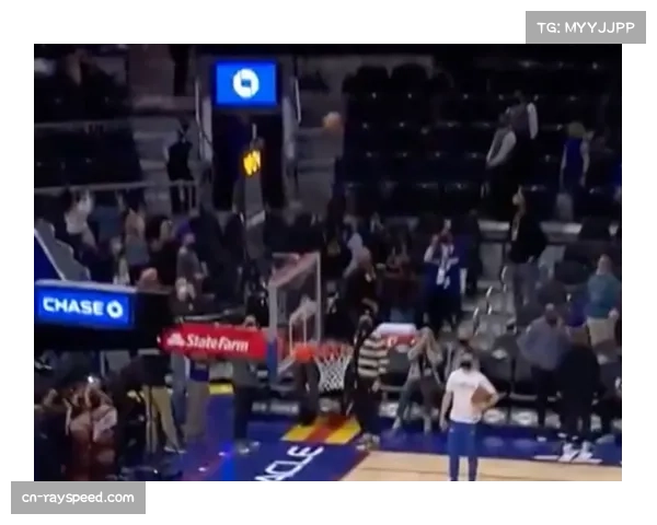 “马赛破解里尔逼抢之道：定位球与针对性部署成转折”